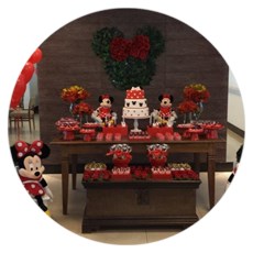 Minnie vermelha para Maria Clara